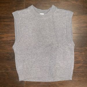 Aritzia Wilfred Knit Vest in Charcoal Grey Size S